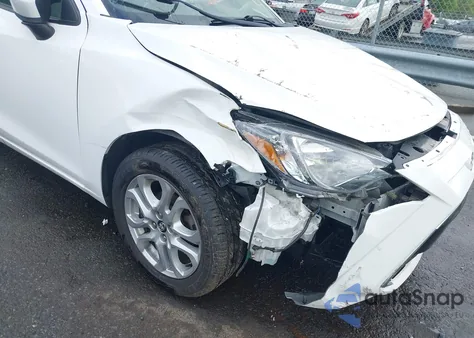 2017 Toyota Yaris Ia z USA, uszkodzony, nr VIN 3MYDLBYV2HY156094